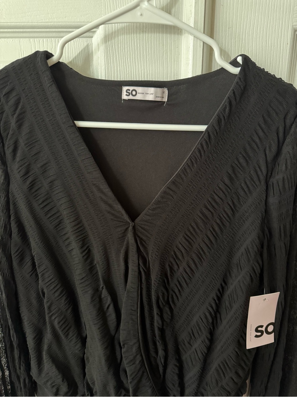SO Black Textured V-Neck Long-Sleeve Bodysuit - Picture 3 of 4
